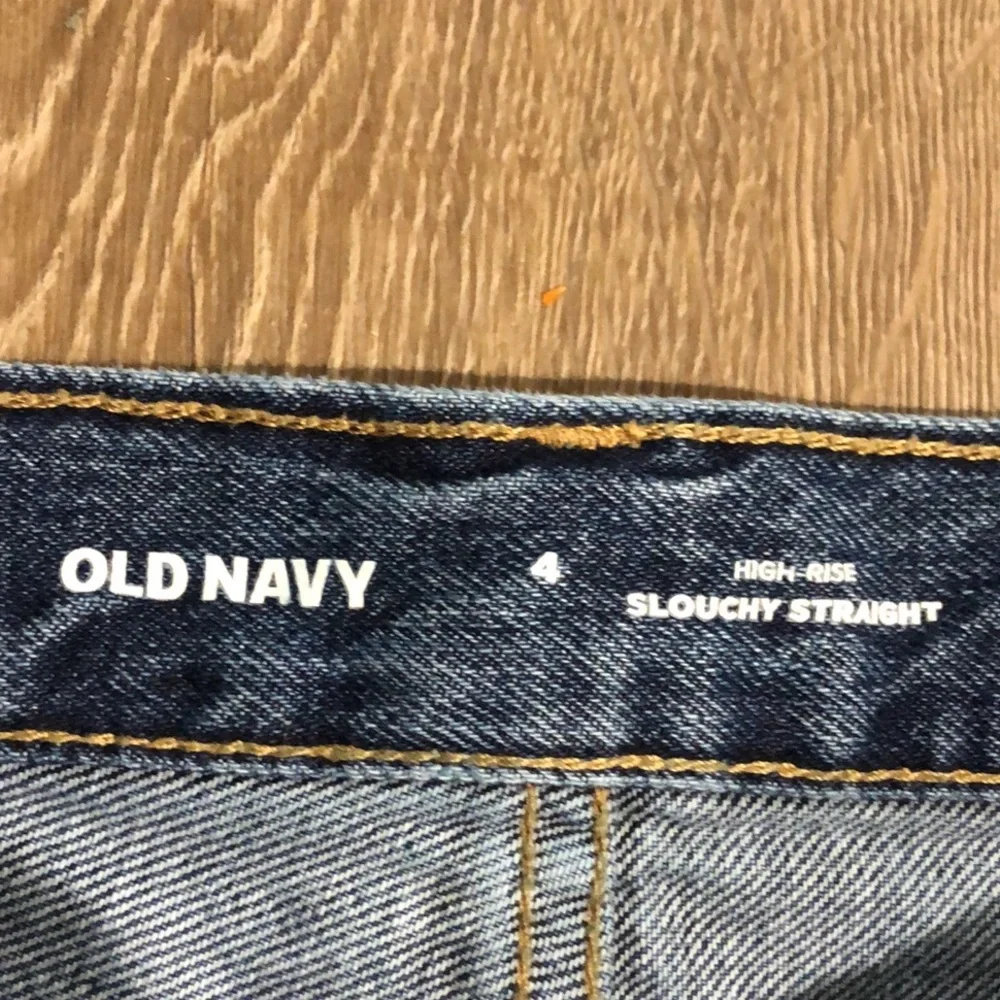 Like new! - OLD NAVY 100% Cotton High-Waist Button-Fly Slouchy Straight Jeans - Picture 2 of 11